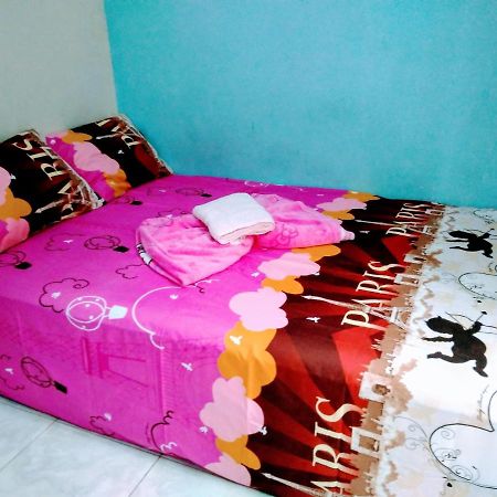 Pinky Guest House Syariah Kota Batu באטו מראה חיצוני תמונה