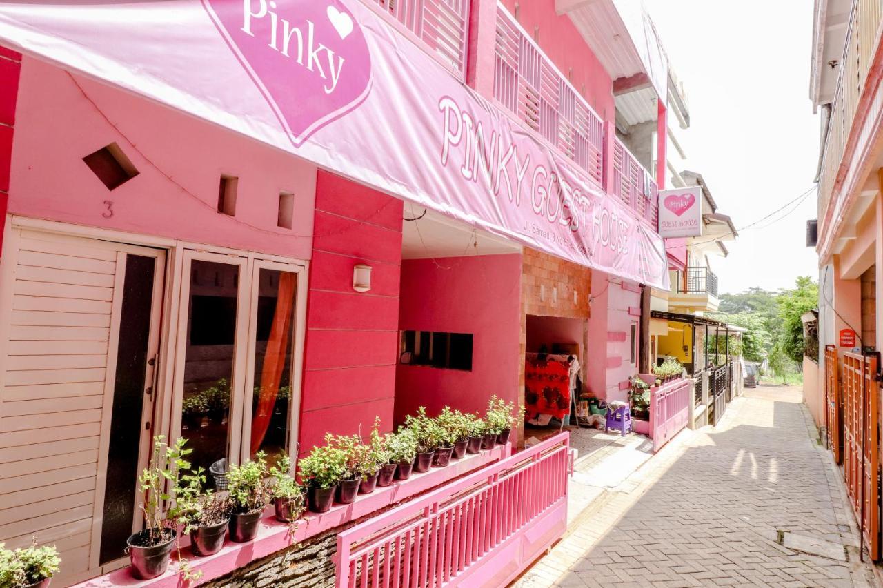 Pinky Guest House Syariah Kota Batu באטו מראה חיצוני תמונה