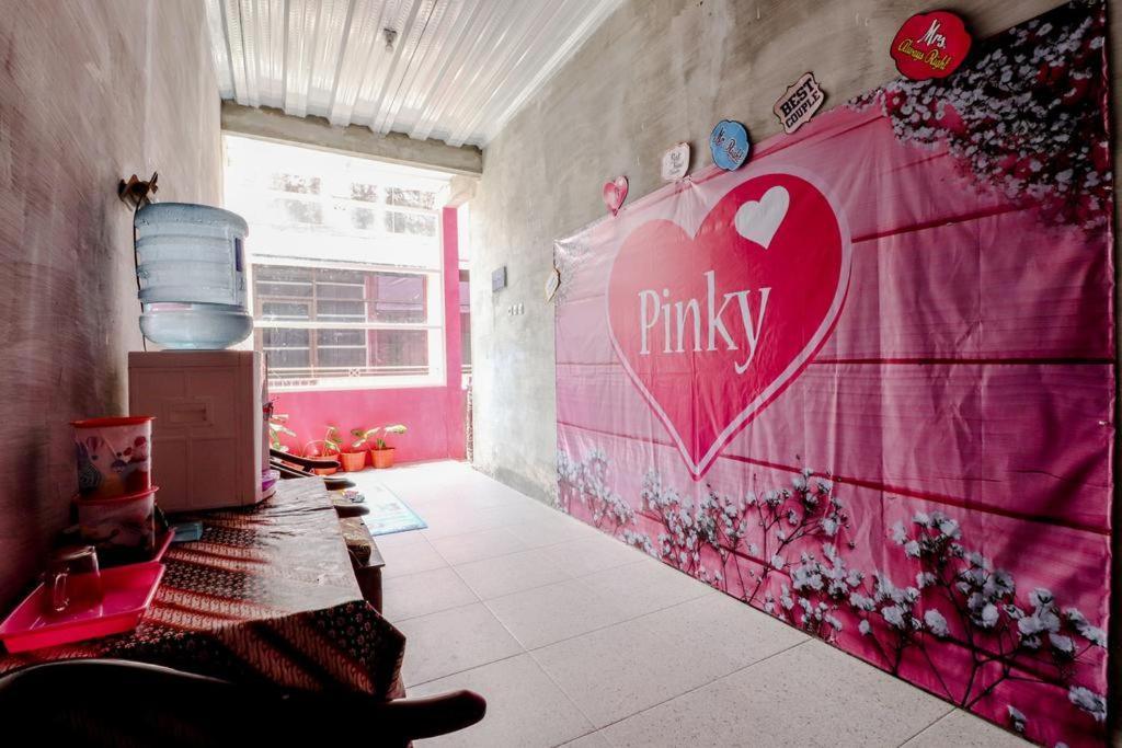 Pinky Guest House Syariah Kota Batu באטו מראה חיצוני תמונה