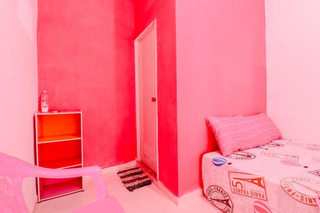 Pinky Guest House Syariah Kota Batu באטו מראה חיצוני תמונה