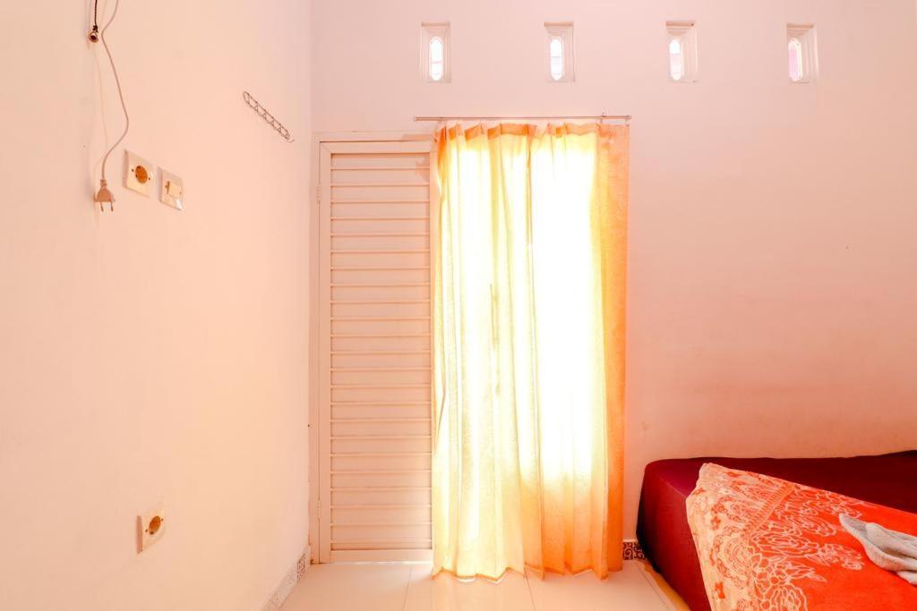 Pinky Guest House Syariah Kota Batu באטו מראה חיצוני תמונה
